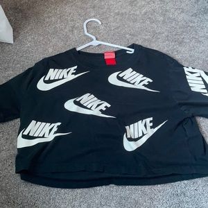 Nike crop top, black& white.